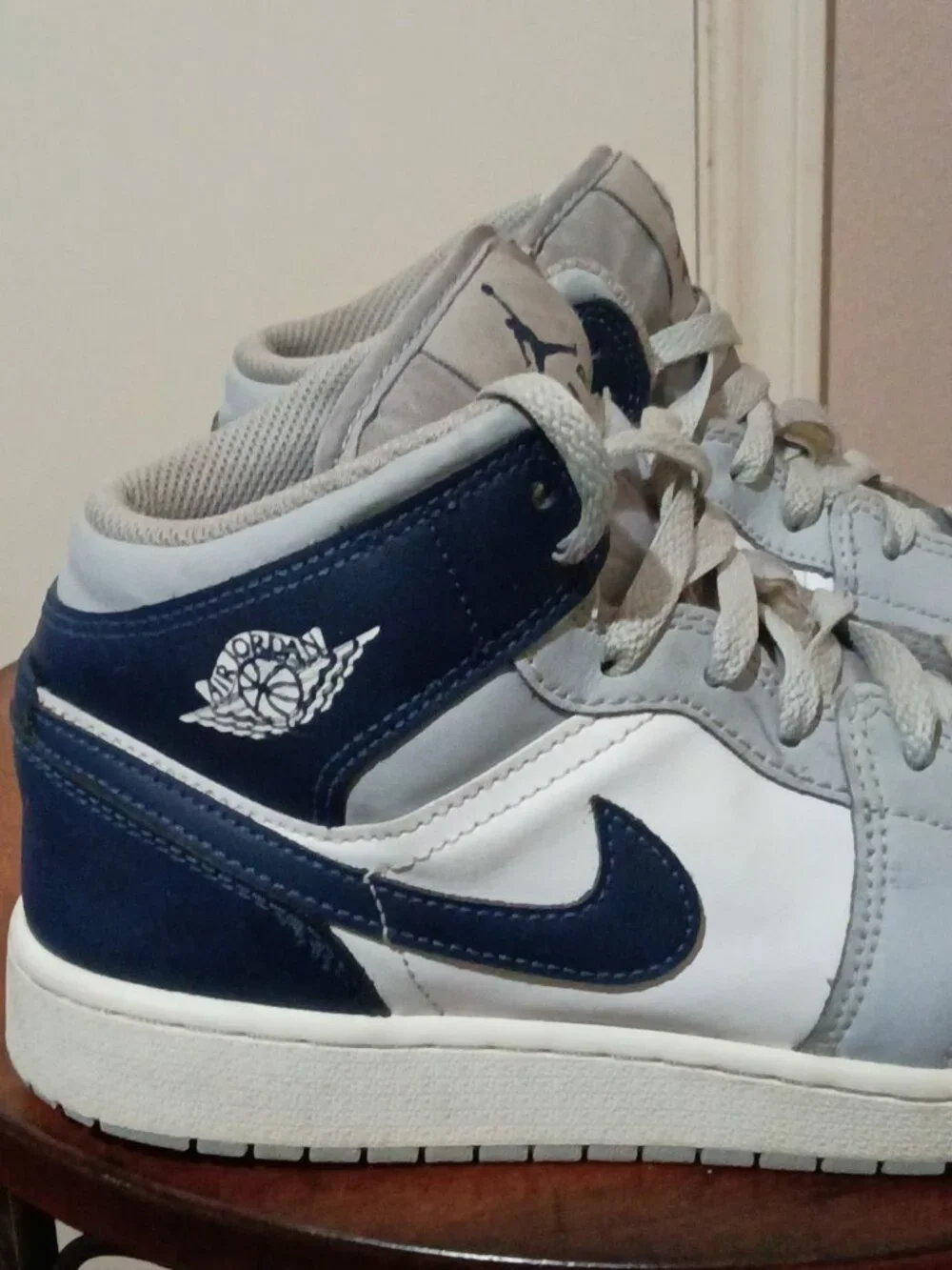 Nike Air Jordan 1 Mid Kids Mid Top Leather Gray/White/Blue 6.5Y DQ8423-104